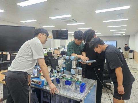 충남도, 교육부 지역성장 인재양성체계 평가 2년 연속 최우수…인센티브 596억원, 국비 1295억원 확보