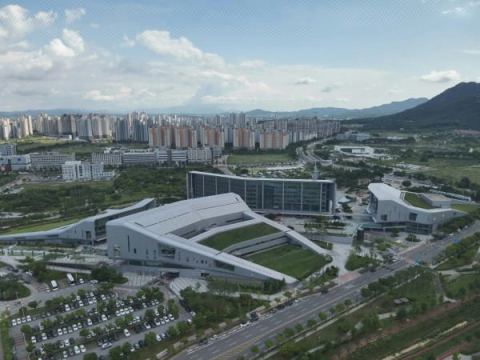 만희복지재단, 충남도에 생활지원금 1억원 전달…취약계층 100명에 100만원씩