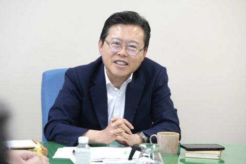 장기수 천안시장 당선인, LNG 발전소 증설 찬반 설문조사 도입 검토…"주민 의견 객관성 확보"