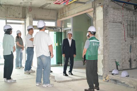 공주시, 외국인 계절근로자 숙소 리모델링 현장 점검…농촌 인력난 해소 본격화