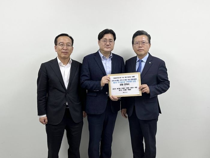 장기수 천안시장, 홍익표 정무수석에게 GTX-C 천안 연장 국비 반영 건의